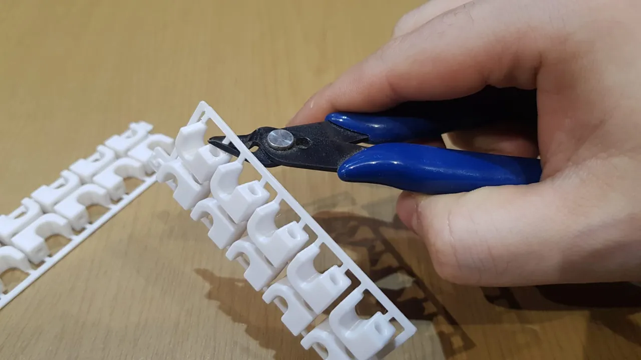 Kit Card - Cable Clips view 2