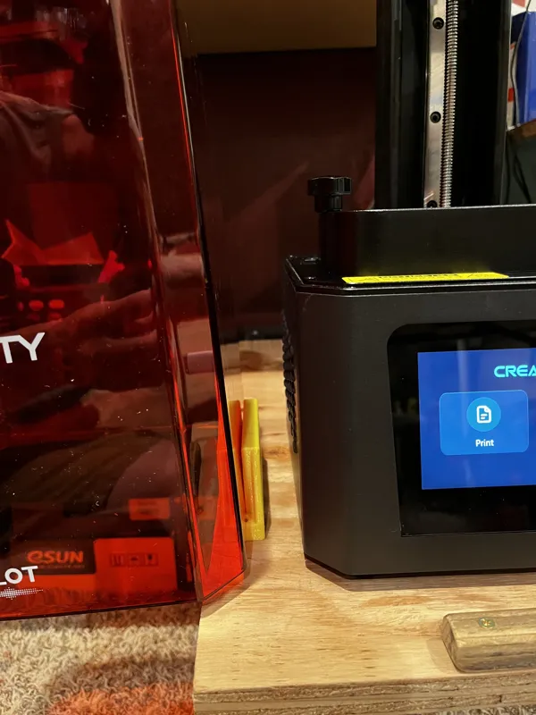 Resin printer lid holder
