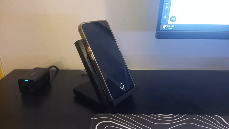 Nothing Phone (1) Wireless charging stand with IKEA LIBVOJ