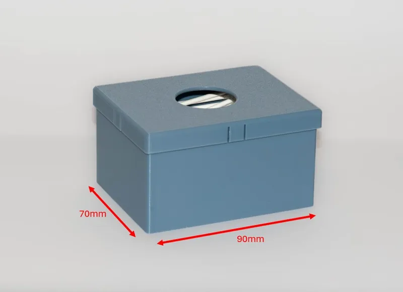Box with locking lid (Q-Tips)