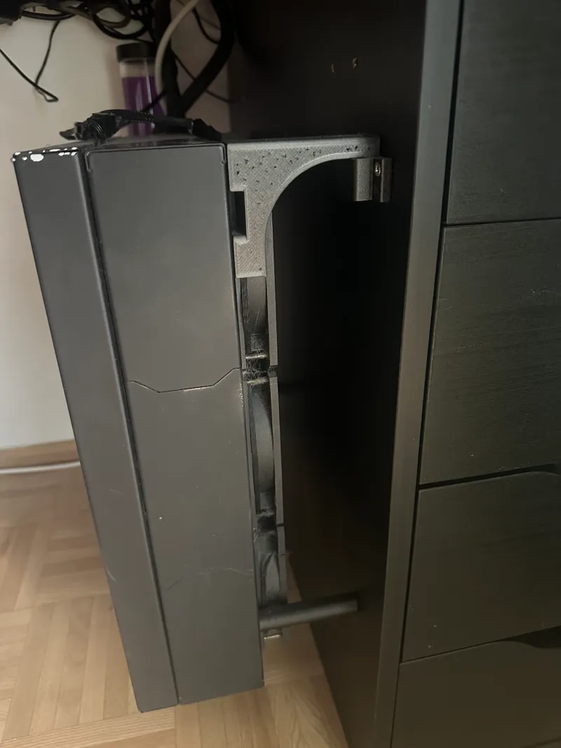 Mora Radiator wall mount