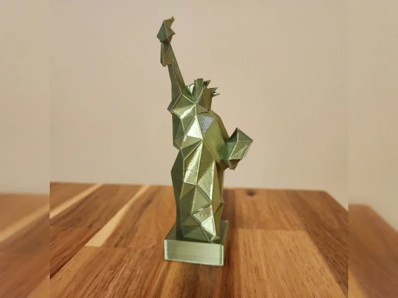Low Poly Statue Of Liberty