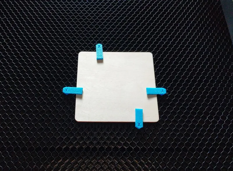 Honeycomb bed dog  and alignment clamps