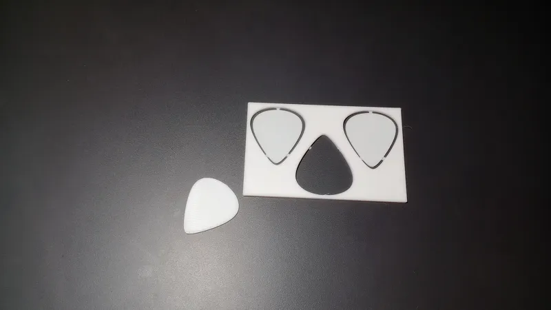 Guitar Pick emergency card