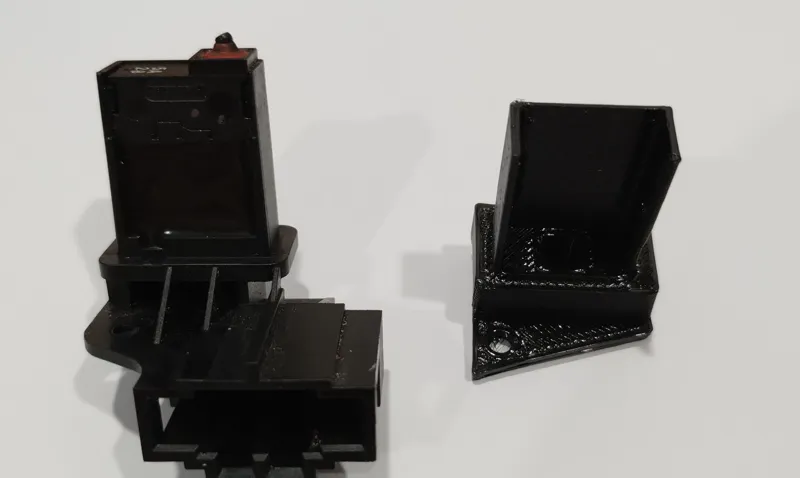 Vložka k vlepení mikrospínače pro vozy SEAT