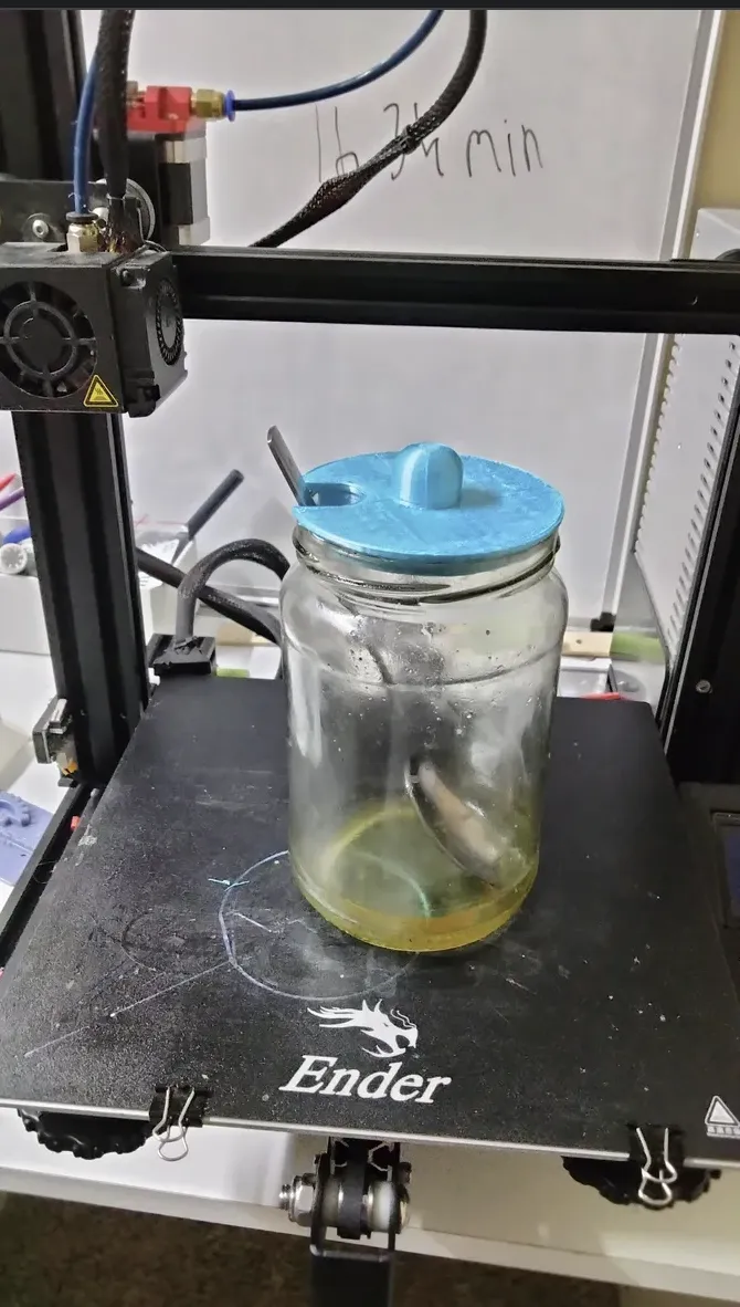 Lid for oil jar