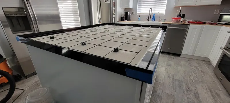 Concrete countertop wire mesh holder