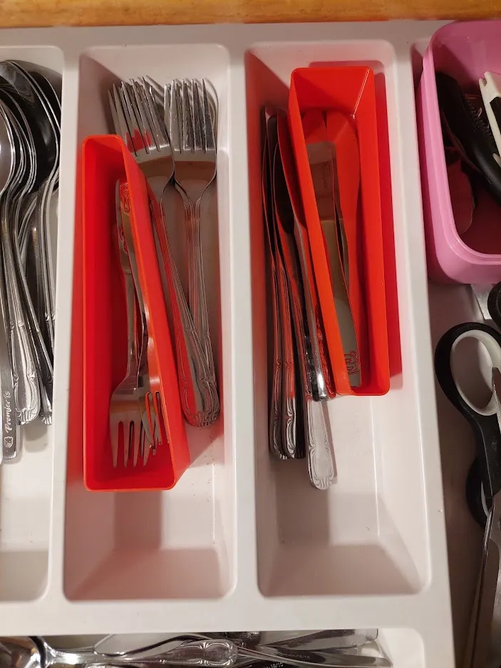 Cutlery divider