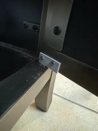 Cabinet hinge