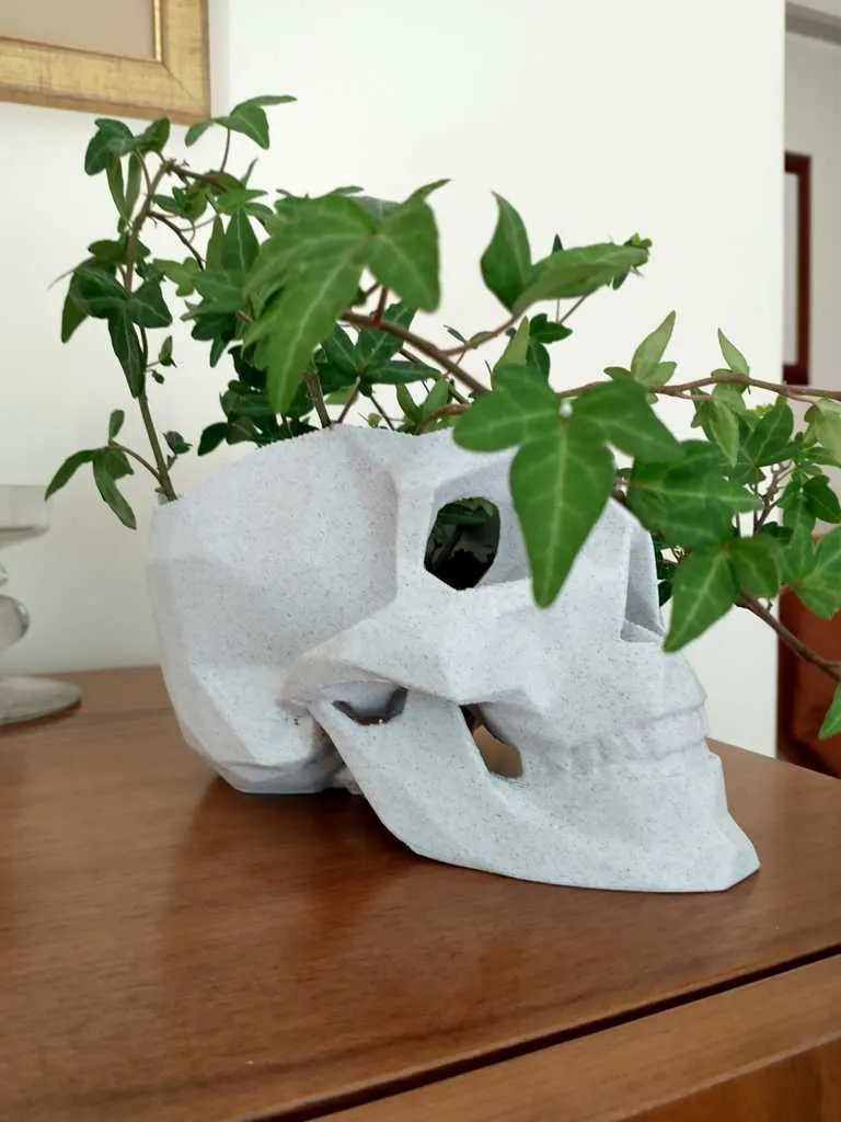 Lowpoly Skull Flowerpot Remix