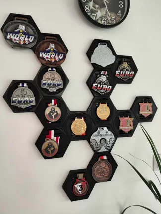 medal mounting