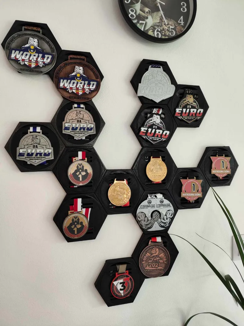medal mounting