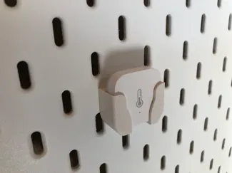 Aqara temperature sensor Skadis mount