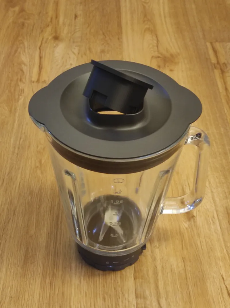 Replacement lid for various mixers