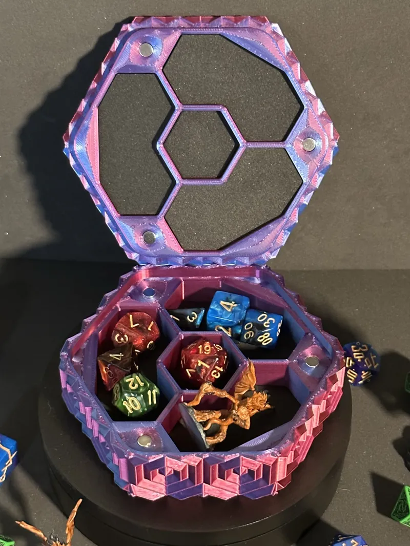 Magnetic Crystalline Dice Vault! (For Matter Hacker Quantum Color Changing Filament)