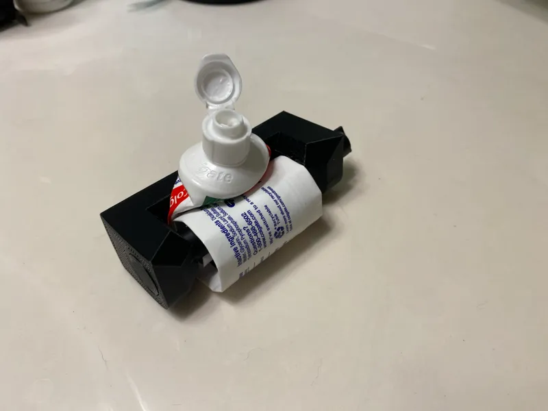 Toothpaste squeezer  