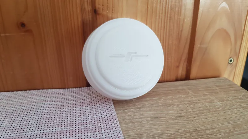 Subaru wheel cap F-badge