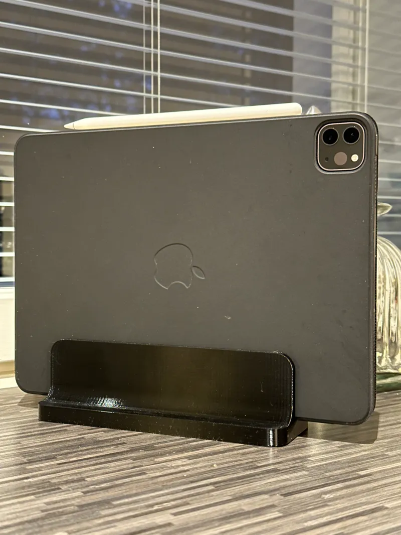 A stand for Ipad Pro 11-inch with Smart Folio