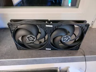 Screwless pc fan combining connector