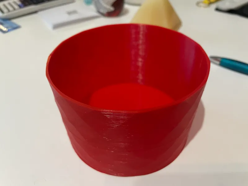 Faceted bin