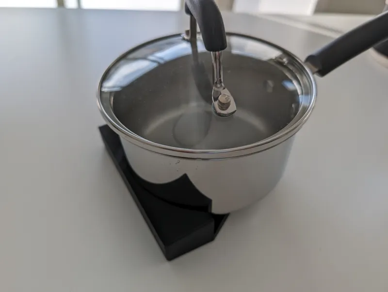 Sauce pan angler