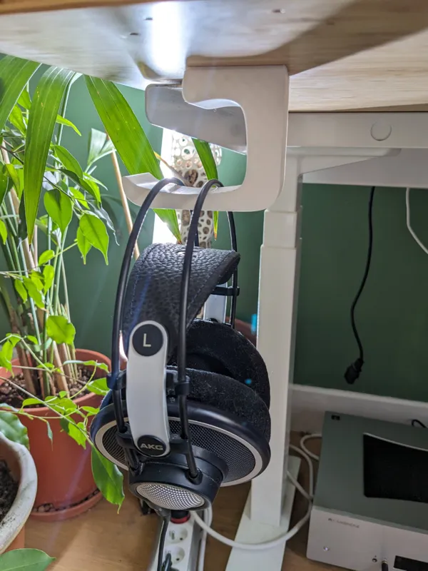 Support casque sous le bureau