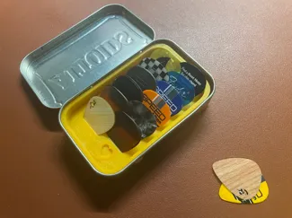 Altoids tin Guitar Pick Case