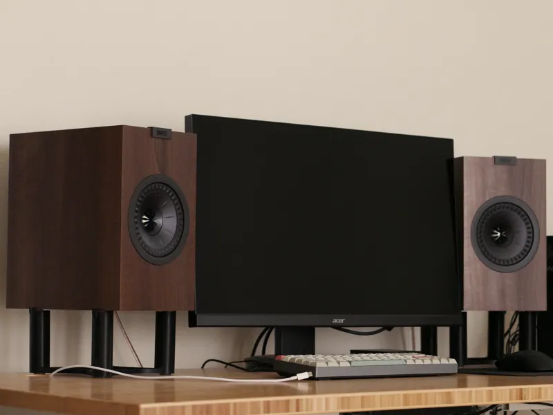 Desktop speaker stands for KEF Q150