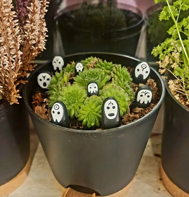 Houseplant ghosts