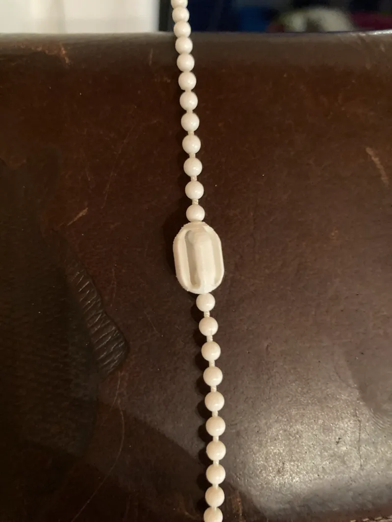 Clutch bead blinds