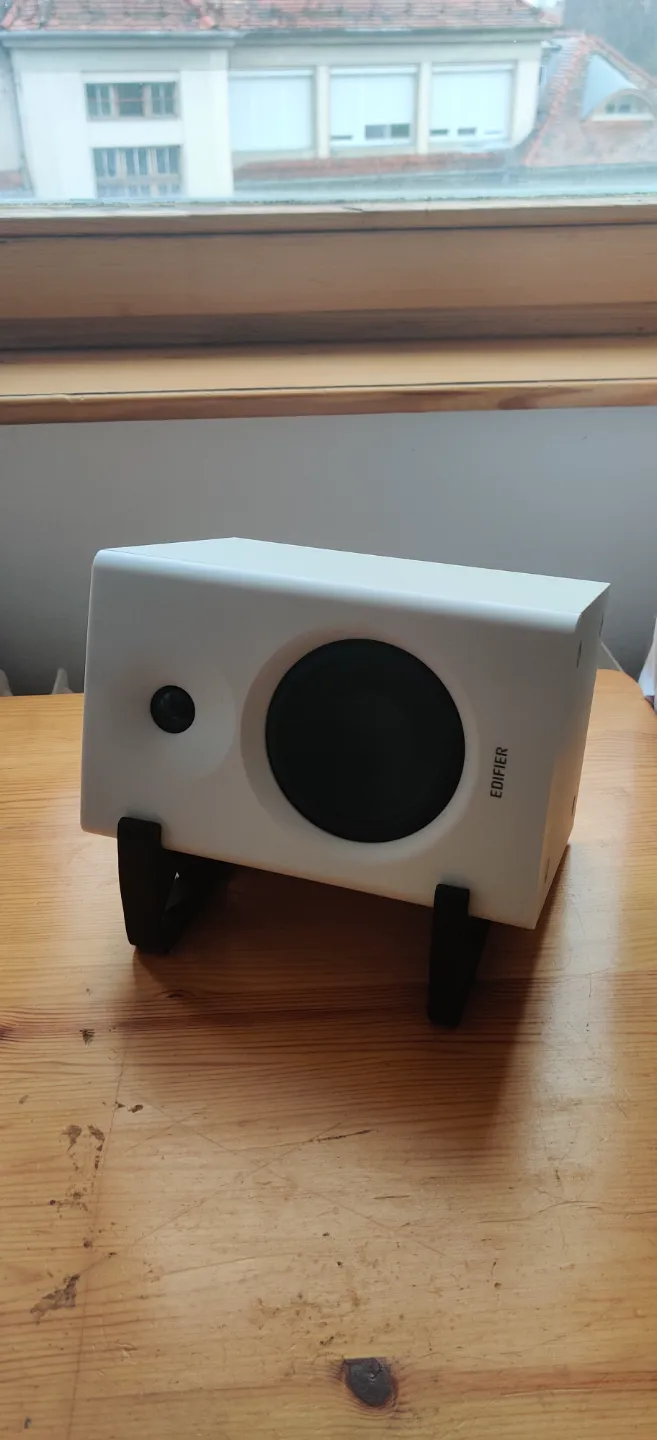Edifier MR4 Horizontal orientation stands