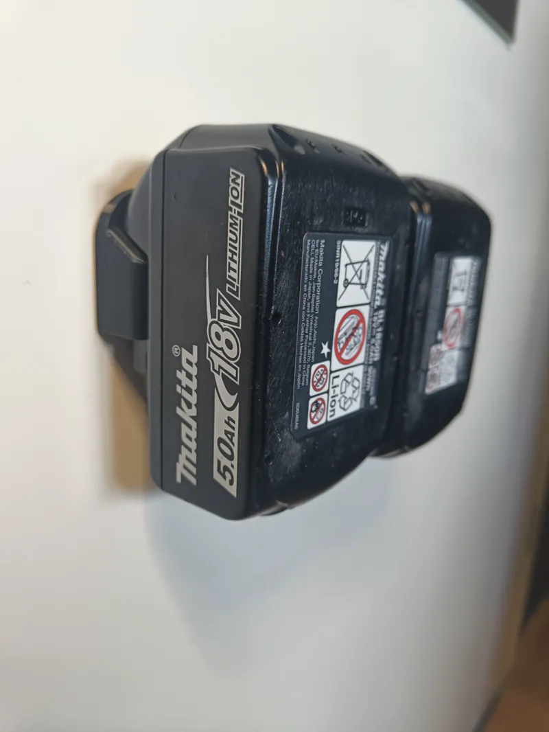 Makita 18V battery holder 