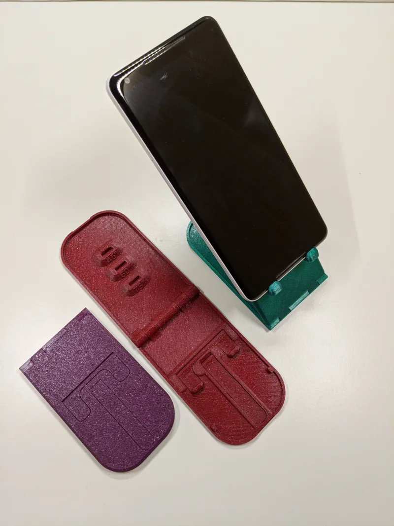Print in place - Folding Portait mode phone stand - charging compatible