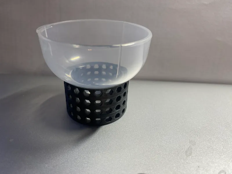 MAM bottle top holder