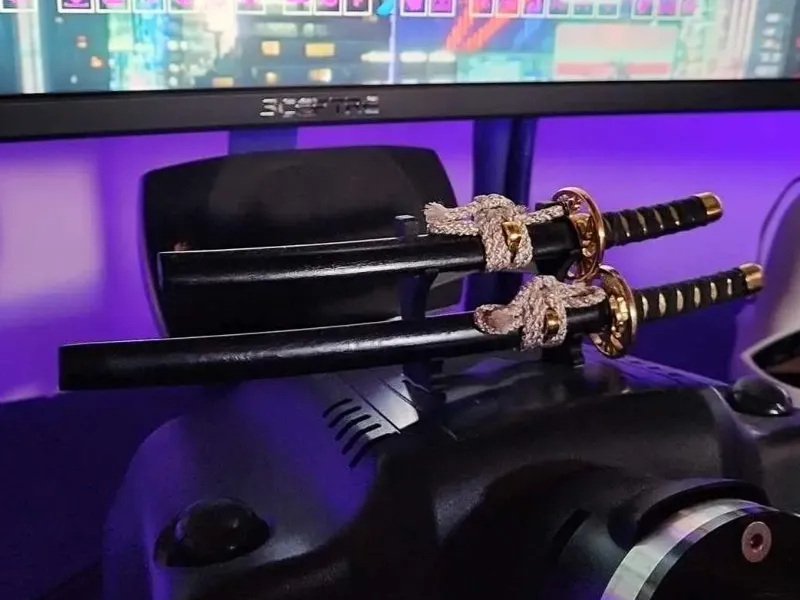 Mini Katana / Pen Stand
