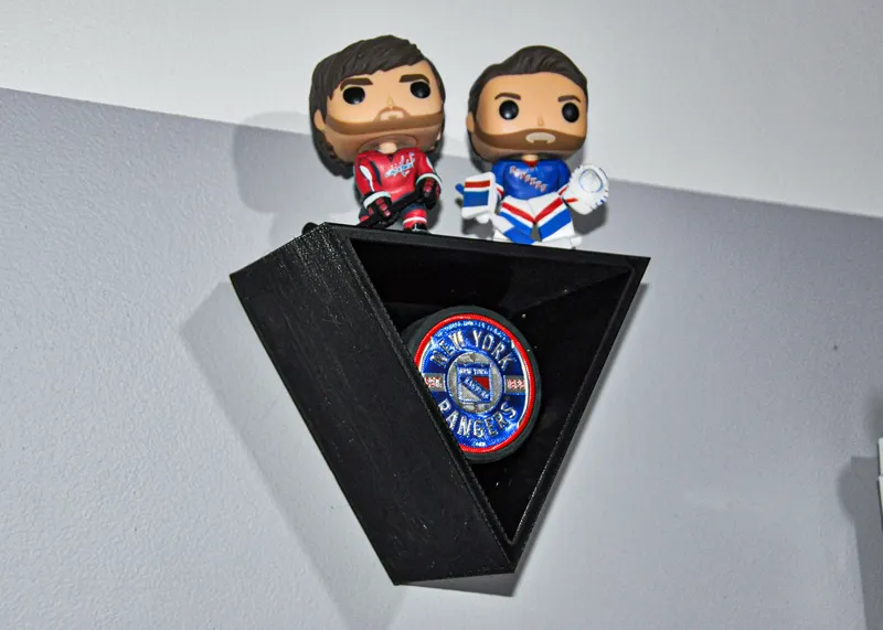 Triangle shelf