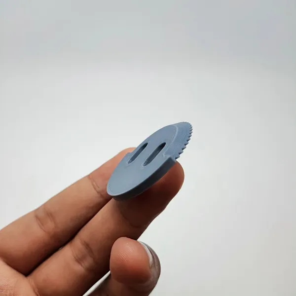 Cutter plastique compatible voyage en avion