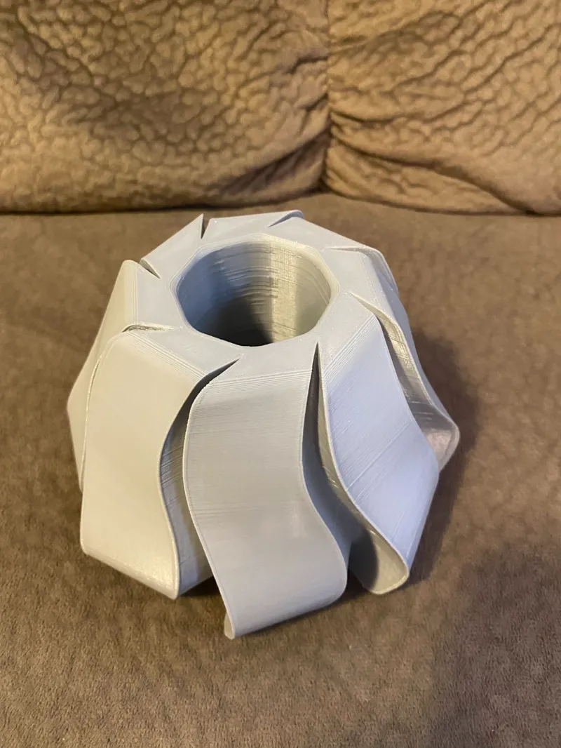 Wavy Curved Pencil Holder