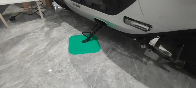 两轮电动车、摩托车脚撑地垫