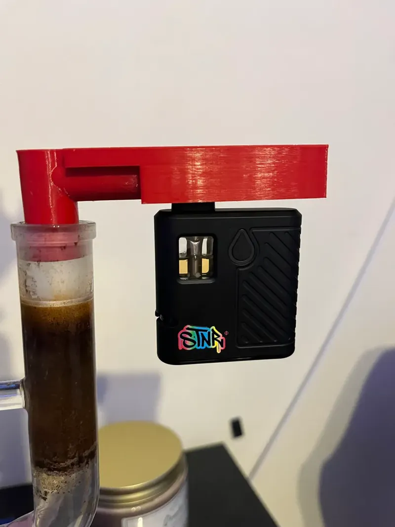STNR Vape to 18mm Water Pipe Adapter