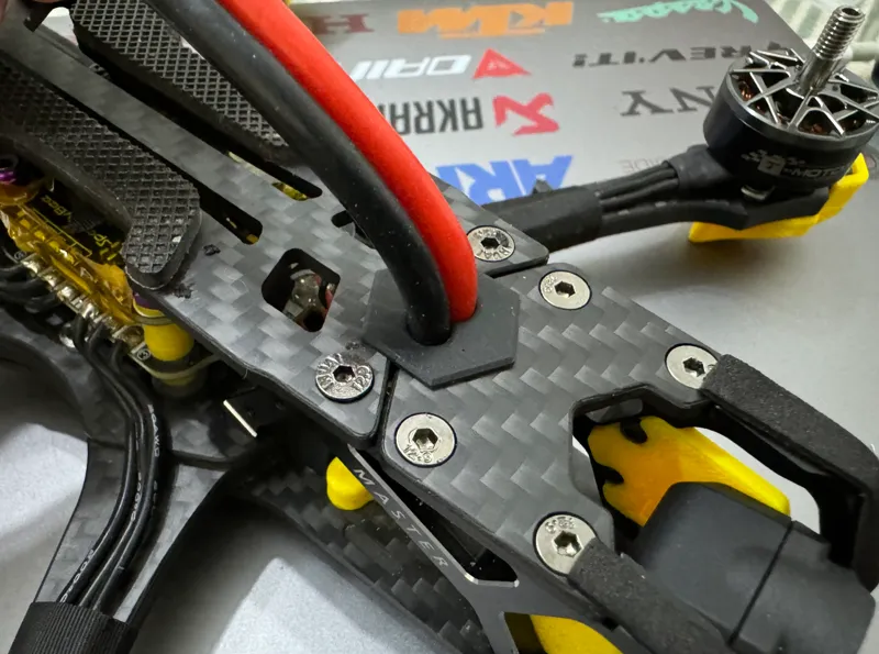SpeedyBee master5 V2 XT60线固定