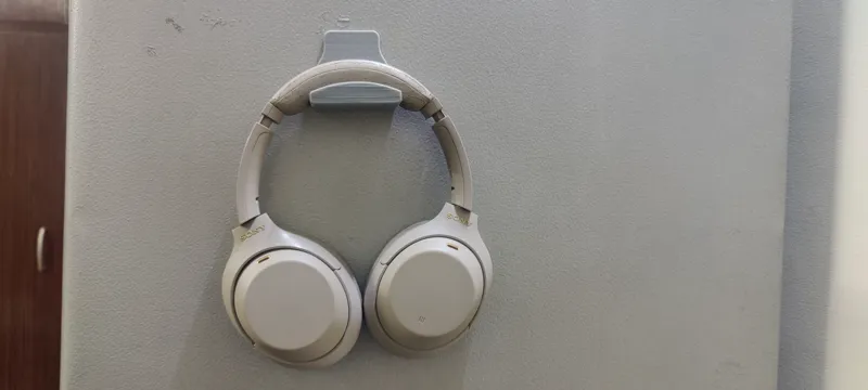 Magnetic Headphone Hanger