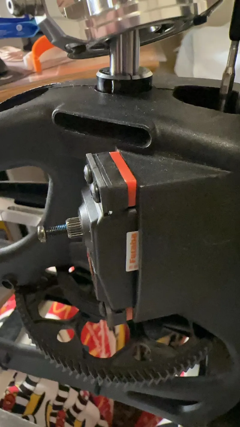 Mikado Logo550/600 aileron servo distance plate for Futaba servo