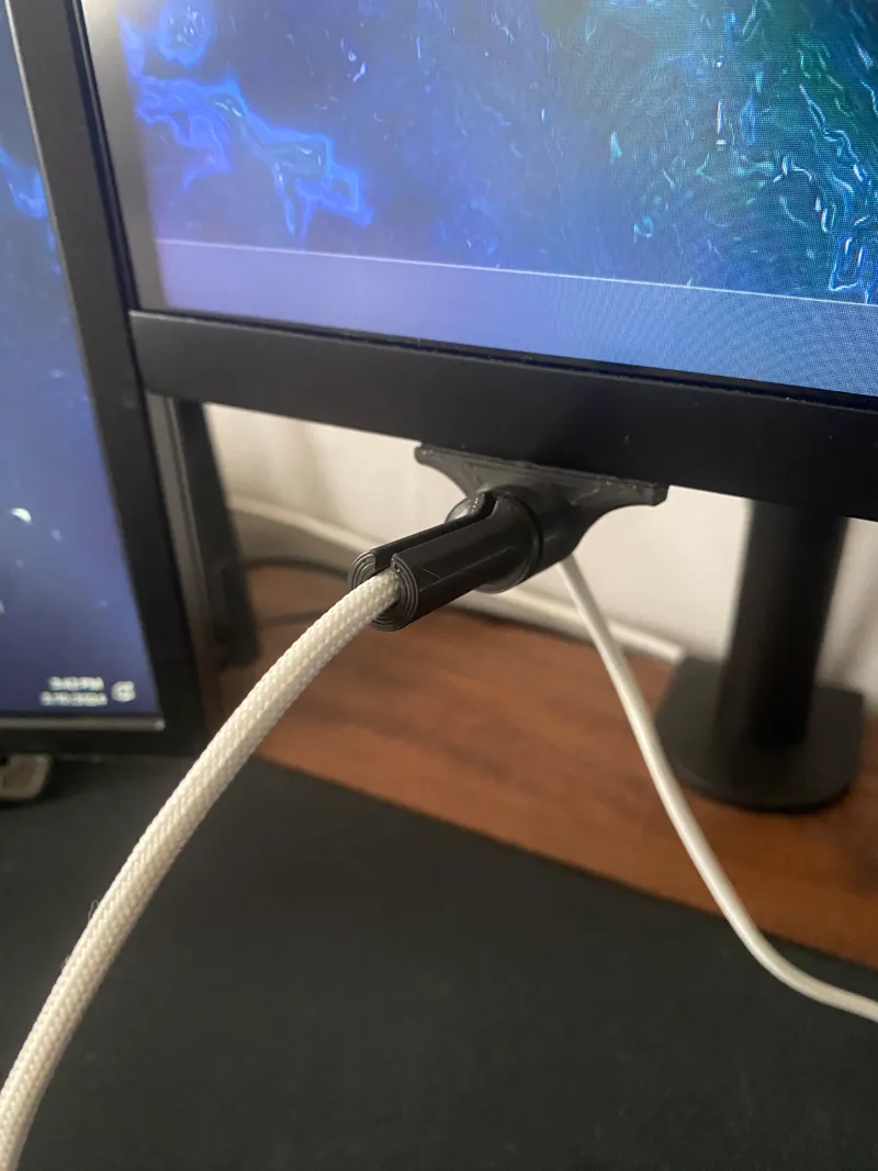 Mouse bungee monitor attachment