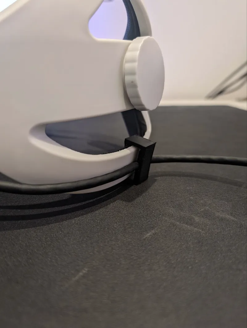 Quest 2 Headband Cable Clip