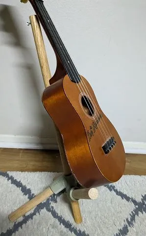 Ukelele Stand