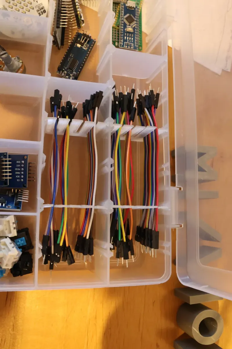 jumper wire organizer for screwbox