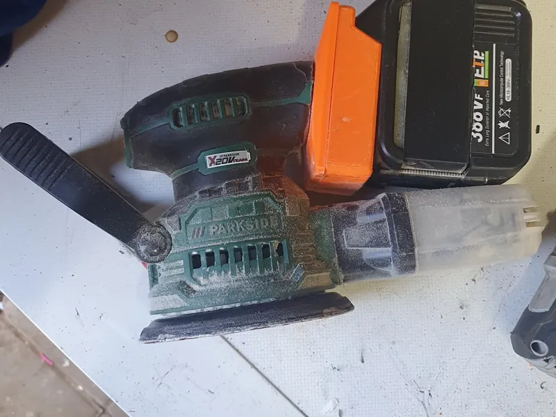 Parkside sander to Makita battery conversion