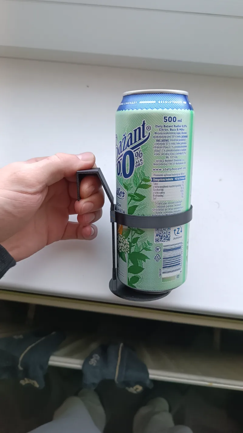 Universal cup holder