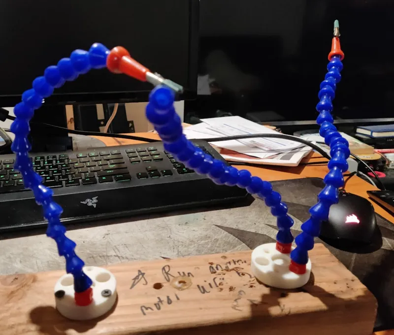 Third hand holder Circle